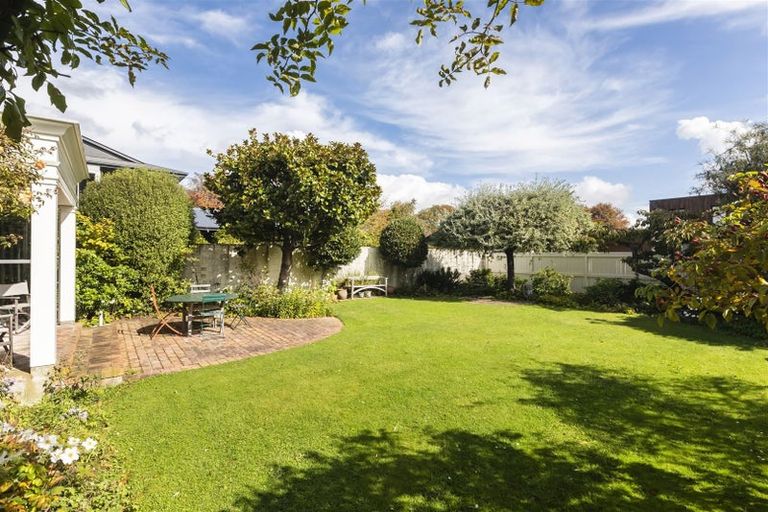 Photo of property in 8 Waiwetu Street, Fendalton, Christchurch, 8052