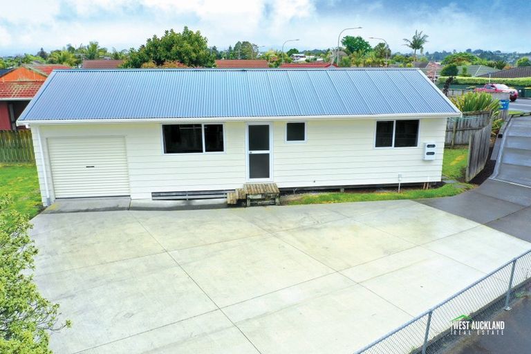 Photo of property in 12a Sturges Road, Henderson, Auckland, 0612