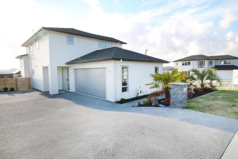Photo of property in 1 Davey Crescent, Orewa, 0931