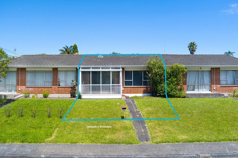 Photo of property in 2/2 Vodanovich Road, Te Atatu South, Auckland, 0610