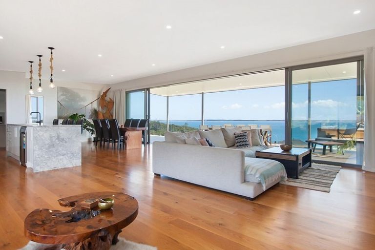 Photo of property in 16 Sunrise Place, Cable Bay, 0420