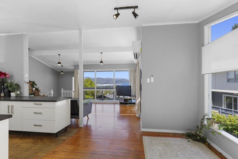 Photo of property in 89 Mulberry Street, Normandale, Lower Hutt, 5010