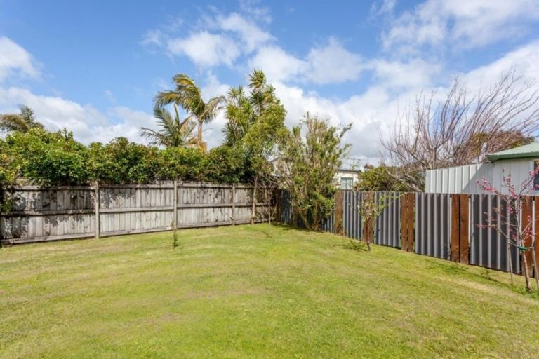 Photo of property in 15 Hicks Place, Cooks Beach, Whitianga, 3591