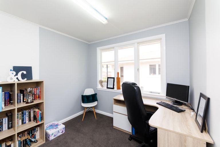 Photo of property in 6 Epsom Road, Hokowhitu, Palmerston North, 4410