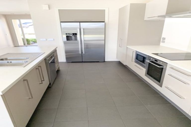 Photo of property in 3 Awarua Road, Pegasus, 7612