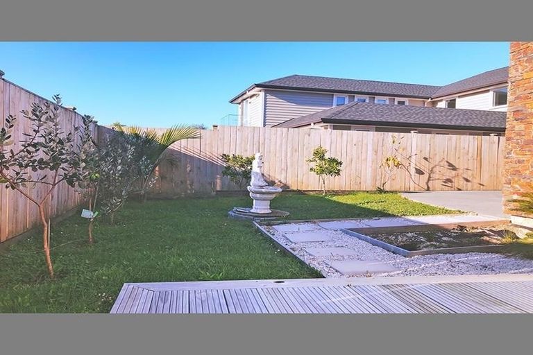 Photo of property in 6 Lancia Way, Oteha, Auckland, 0632