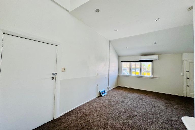 Photo of property in 25 Montilla Place, Manurewa, Auckland, 2102