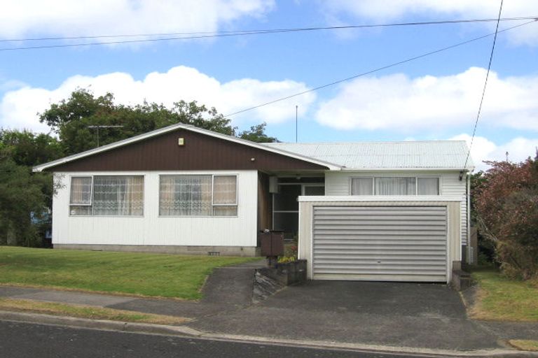 Photo of property in 48 Island Bay Road, Beach Haven, Auckland, 0626