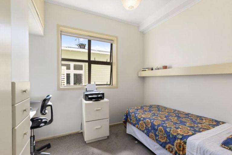 Photo of property in 14 Matipo Street, Eastbourne, Lower Hutt, 5013