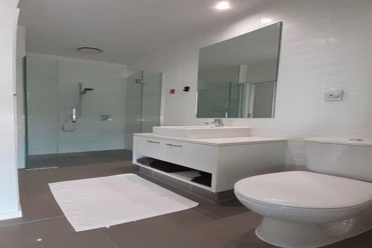 Photo of property in Sentinel Apartments, 1305/3 Northcroft Street, Takapuna, Auckland, 0622