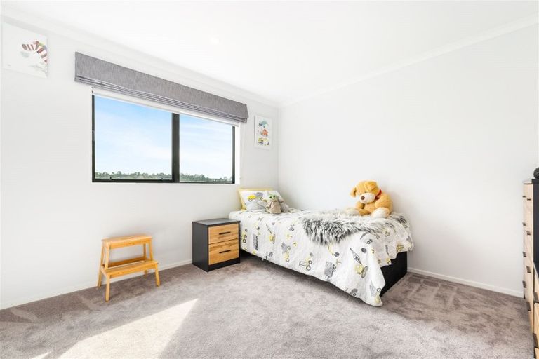 Photo of property in 24 Vincent Mcgrath Crescent, Swanson, Auckland, 0614