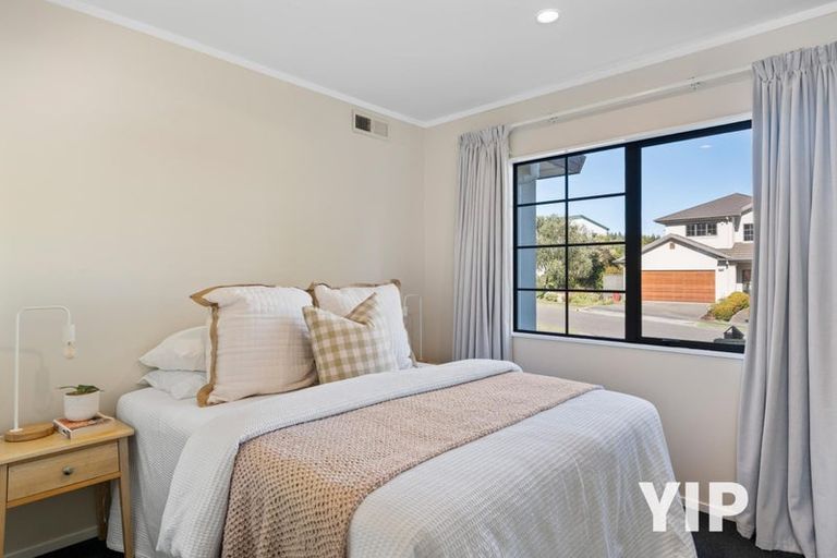 Photo of property in 13 Kilkelly Close, Tawa, Wellington, 5028