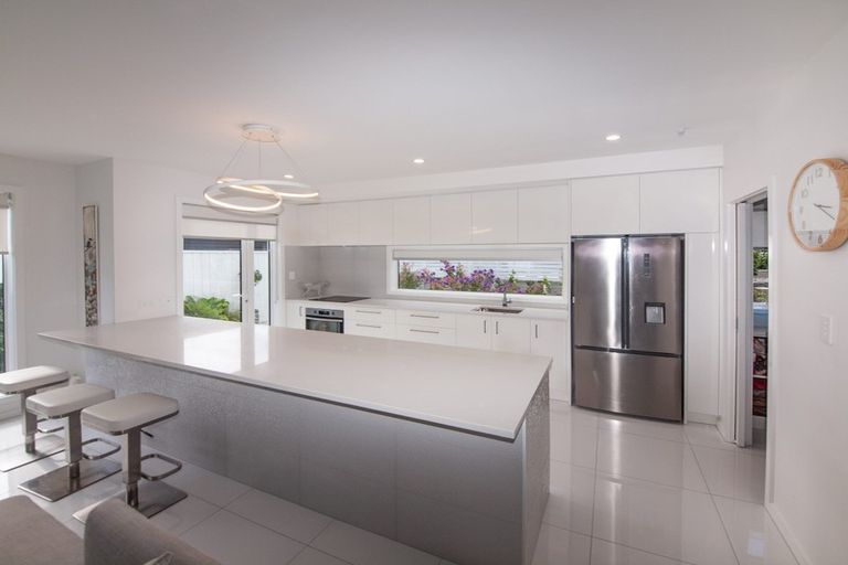 Photo of property in 5 Farnworth Terrace, Churton Park, Wellington, 6037