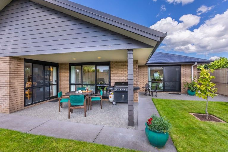 Photo of property in 6a Willow Drive, Taradale, Napier, 4112