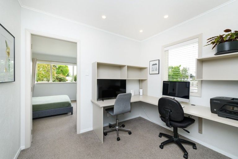 Photo of property in 10 Opawa Place, Terrace End, Palmerston North, 4410