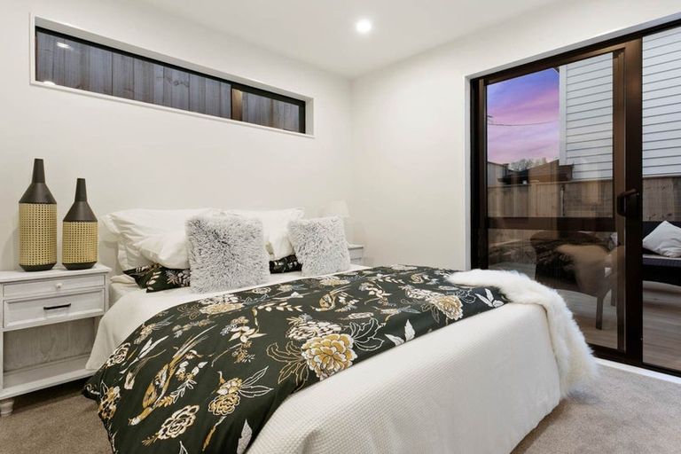 Photo of property in 1f Valron Road, Te Atatu South, Auckland, 0602