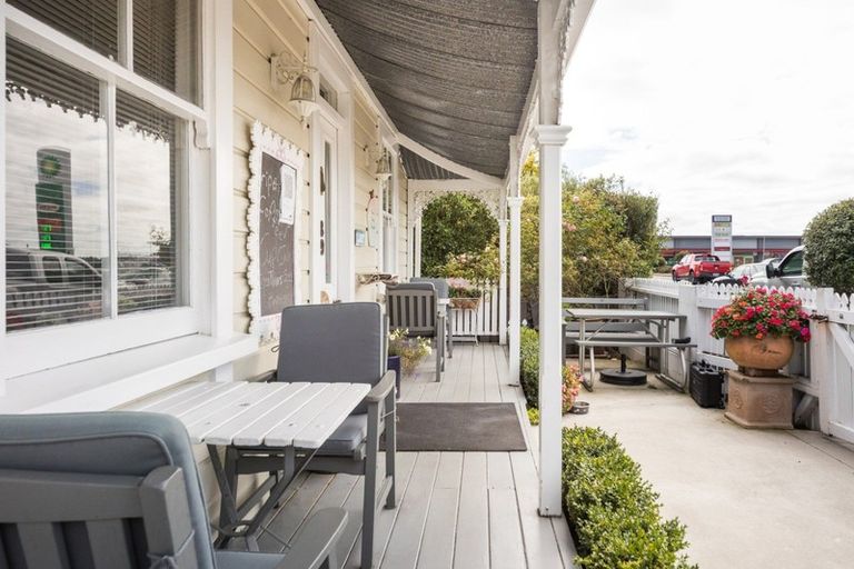 Photo of property in 89 Bridge Street, Bulls, 4818