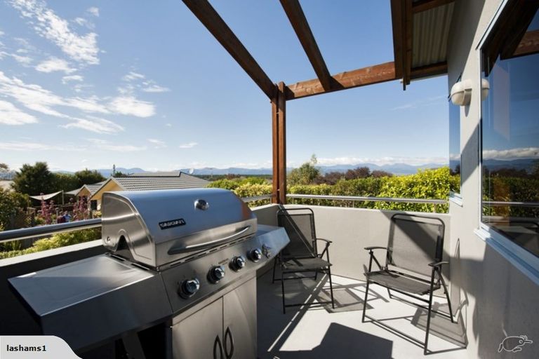 Photo of property in 8 Citrus Grove, Mapua, 7005