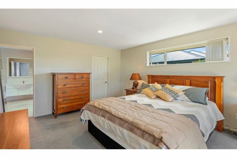 Photo of property in 5 Cassinia Gardens, Aidanfield, Christchurch, 8025