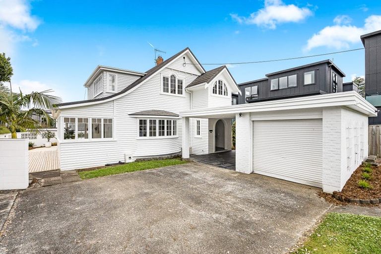 Photo of property in 203 Hurstmere Road, Takapuna, Auckland, 0622