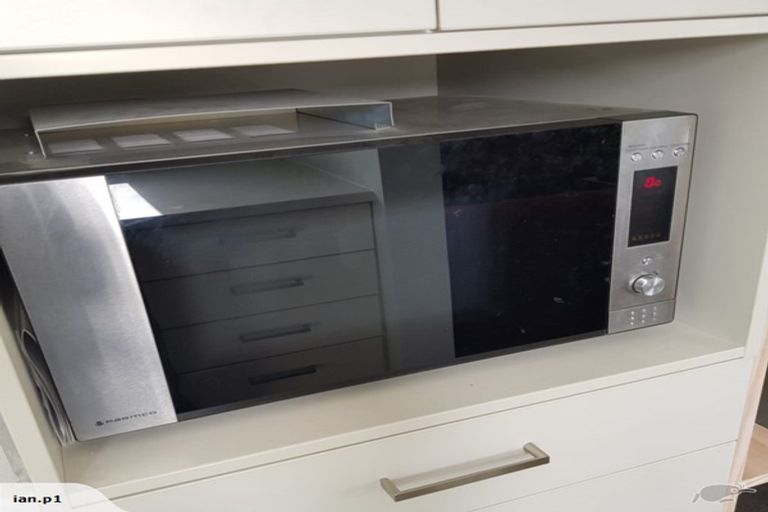 Photo of property in 18 Woodglen Road, Glen Eden, Auckland, 0602