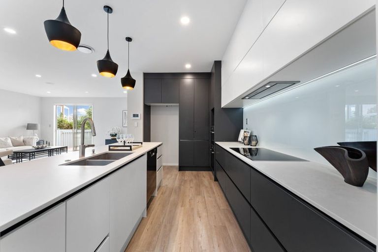 Photo of property in 6c Seaview Road, Milford, Auckland, 0620