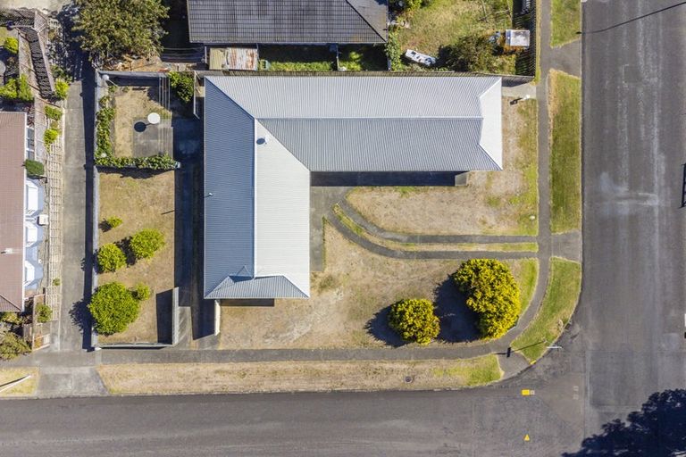 Photo of property in 50 Queens Road, Waikanae Beach, Waikanae, 5036