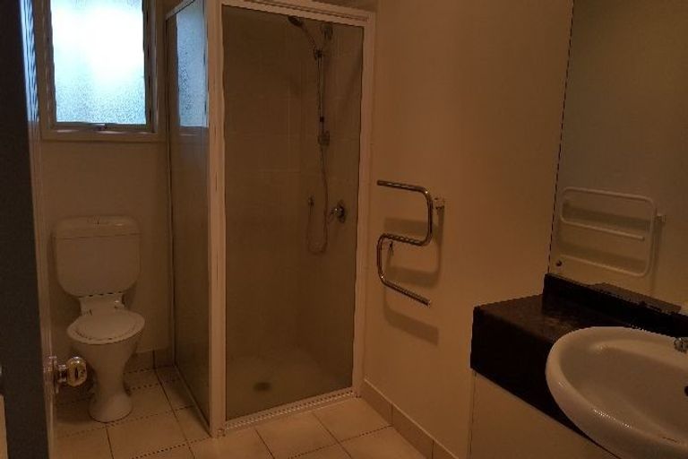 Photo of property in 400 Waitakere Road, Taupaki, Henderson, 0782