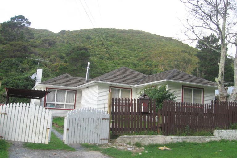 Photo of property in 51 Sunny Grove, Wainuiomata, Lower Hutt, 5014