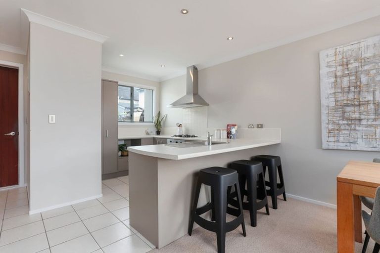 Photo of property in 9f Clearwater Cove, West Harbour, Auckland, 0618