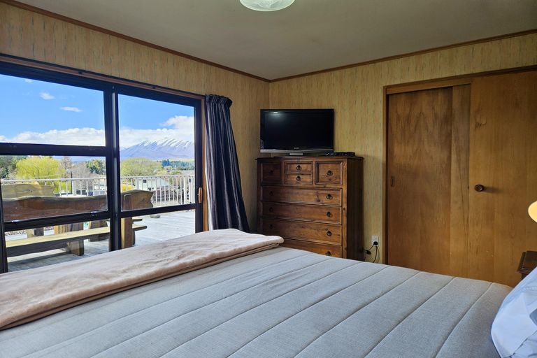 Photo of property in 5 Murray Place, Lake Tekapo, 7999