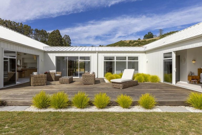 Photo of property in 13 Lochinvar Lane, Acacia Bay, Taupo, 3385
