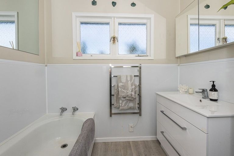 Photo of property in 51 Memorial Drive, Parahaki, Whangarei, 0112