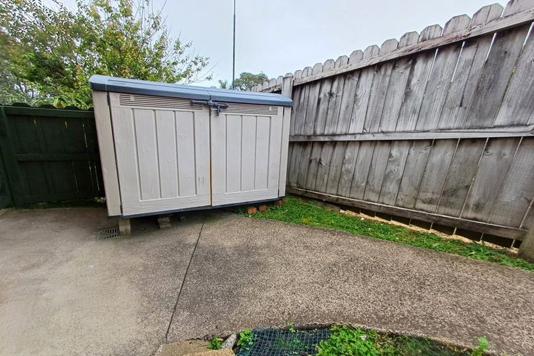 Photo of property in 12 Graham Collins Drive, Windsor Park, Auckland, 0632