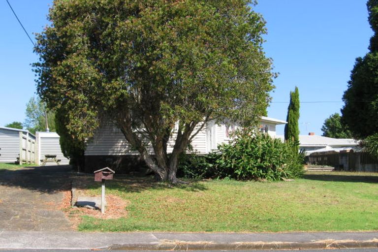 Photo of property in 6 Blease Street, New Lynn, Auckland, 0600