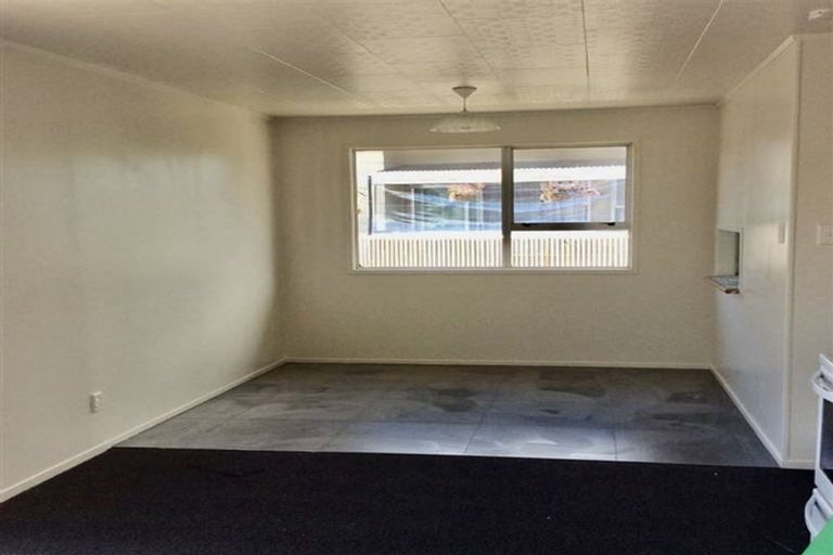 Photo of property in 18 Penfold Place, Henderson, Auckland, 0610
