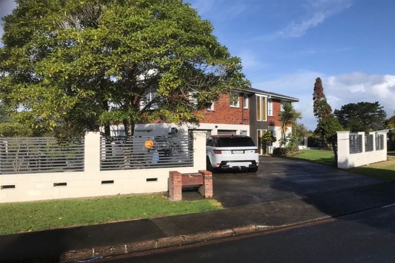 Photo of property in 22 Hartley Terrace, Massey, Auckland, 0614