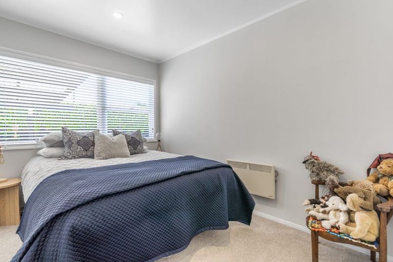 Photo of property in 137 Sandspit Road, Shelly Park, Auckland, 2014