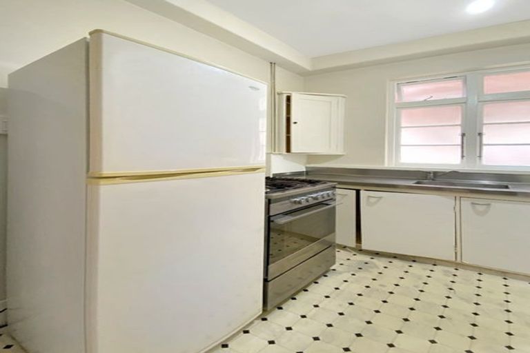 Photo of property in 20a Portland Crescent, Thorndon, Wellington, 6011