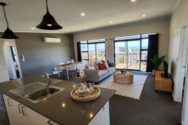 Photo of property in 6 Arataki Grove, Waitarere Beach, Levin, 5510