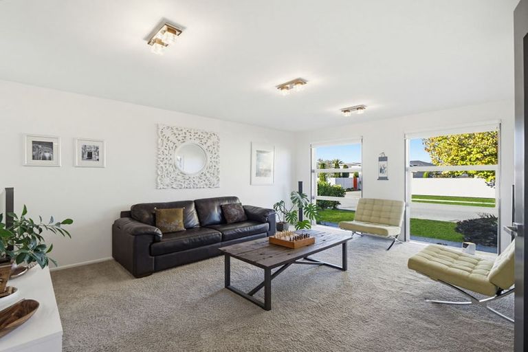 Photo of property in 9 Noble Close, Rangiora, 7400