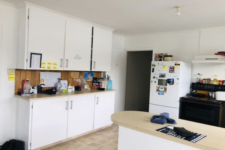 Photo of property in 22 Kingdale Road, Henderson, Auckland, 0610