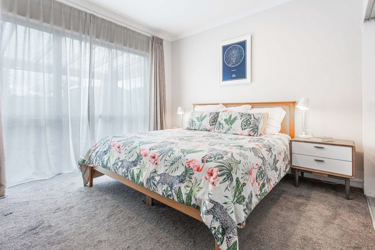 Photo of property in 6 Kahika Grove, Huapai, Kumeu, 0810