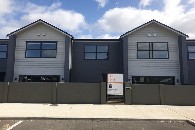 Photo of property in 27 Karearea Avenue, Kenepuru, Porirua, 5022