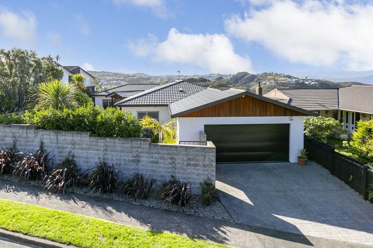 Photo of property in 38 Rajkot Terrace, Broadmeadows, Wellington, 6035