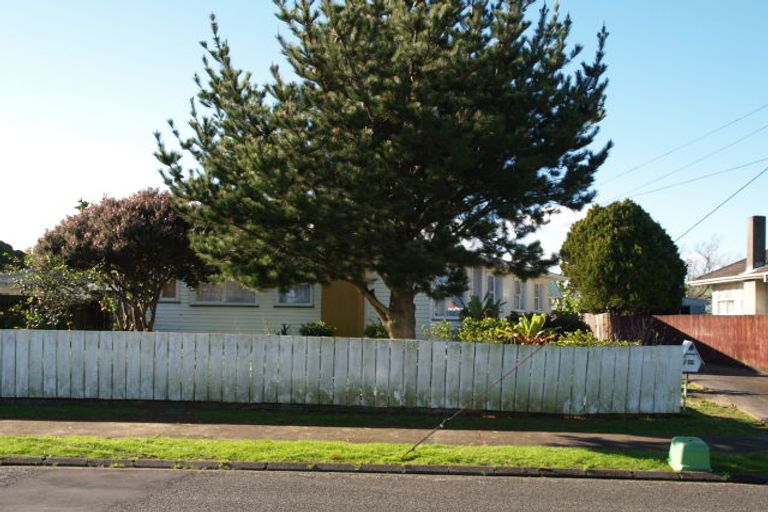 Photo of property in 41 Kairanga Street, Mangere East, Auckland, 2024