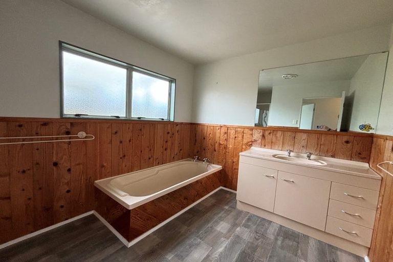 Photo of property in 276a Pahi Road, Pahi, Paparoa, 0571