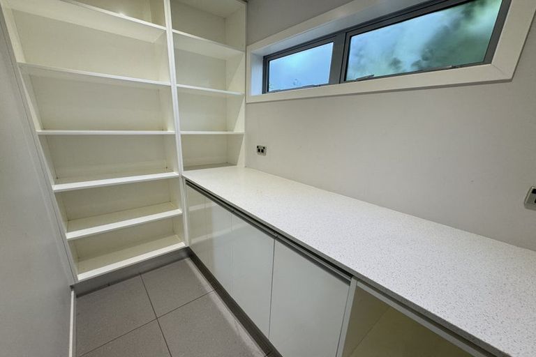 Photo of property in 2/6 Sandford Street, Campbells Bay, Auckland, 0630
