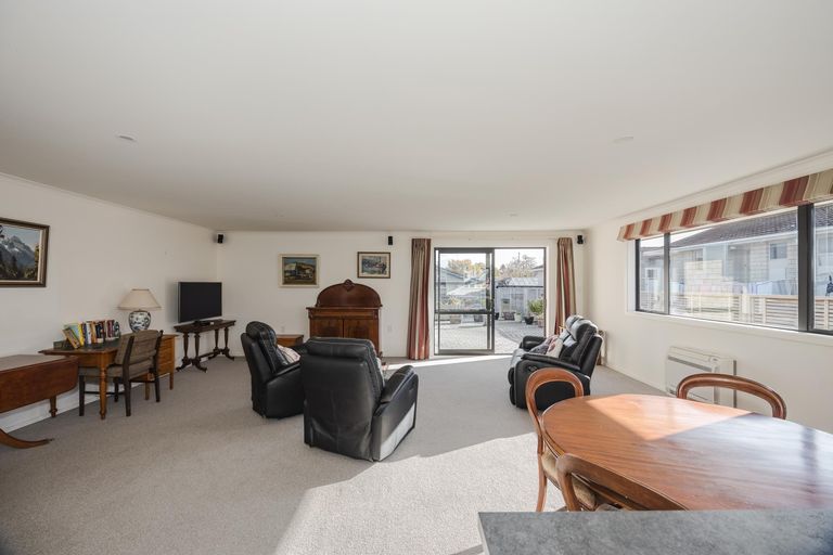 Photo of property in 6 Mersey Street, South Hill, Oamaru, 9400