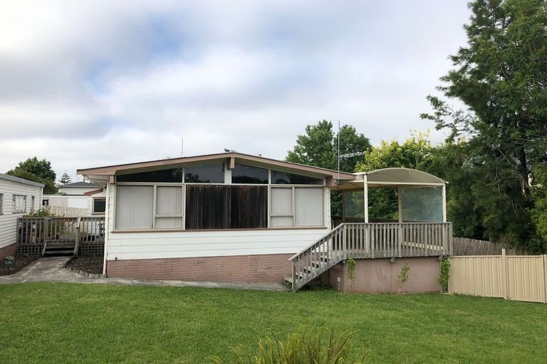 Photo of property in 55 Archmillen Avenue, Pakuranga Heights, Auckland, 2010